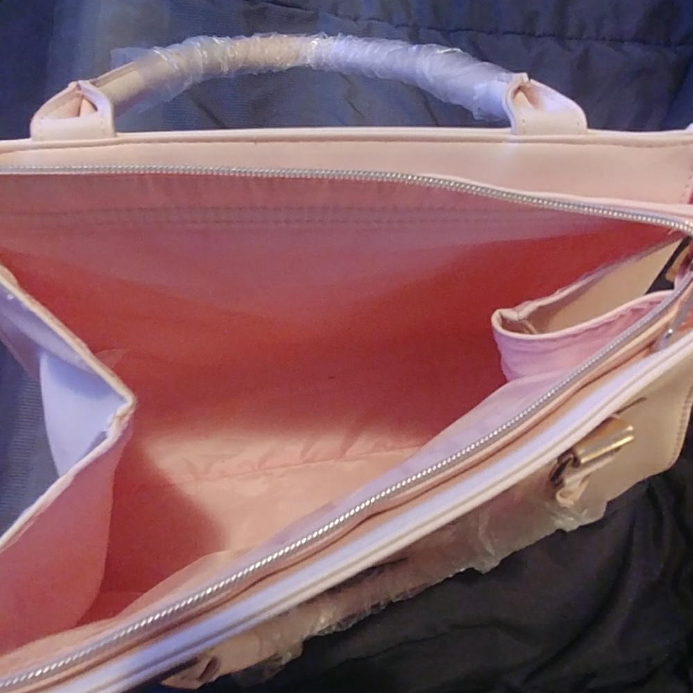 Handbag - Picture 2 of 4